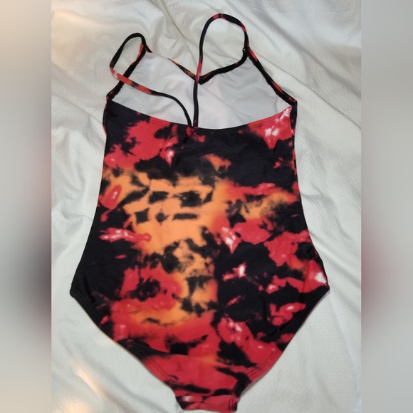 NWOT KANU SURF ONE PIECE GIRLS 8 TO 10 - Picture 2 of 5